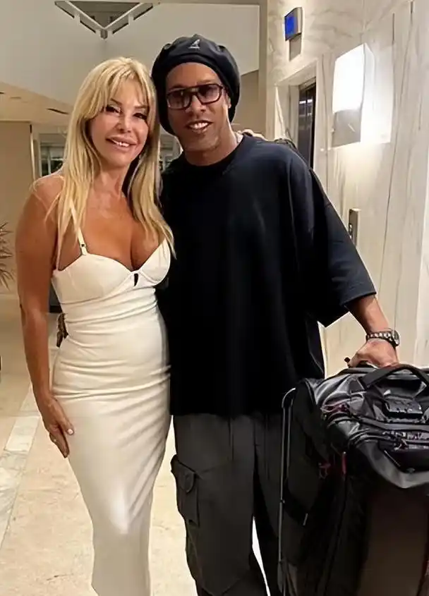 迷感到意外 迷感到意外